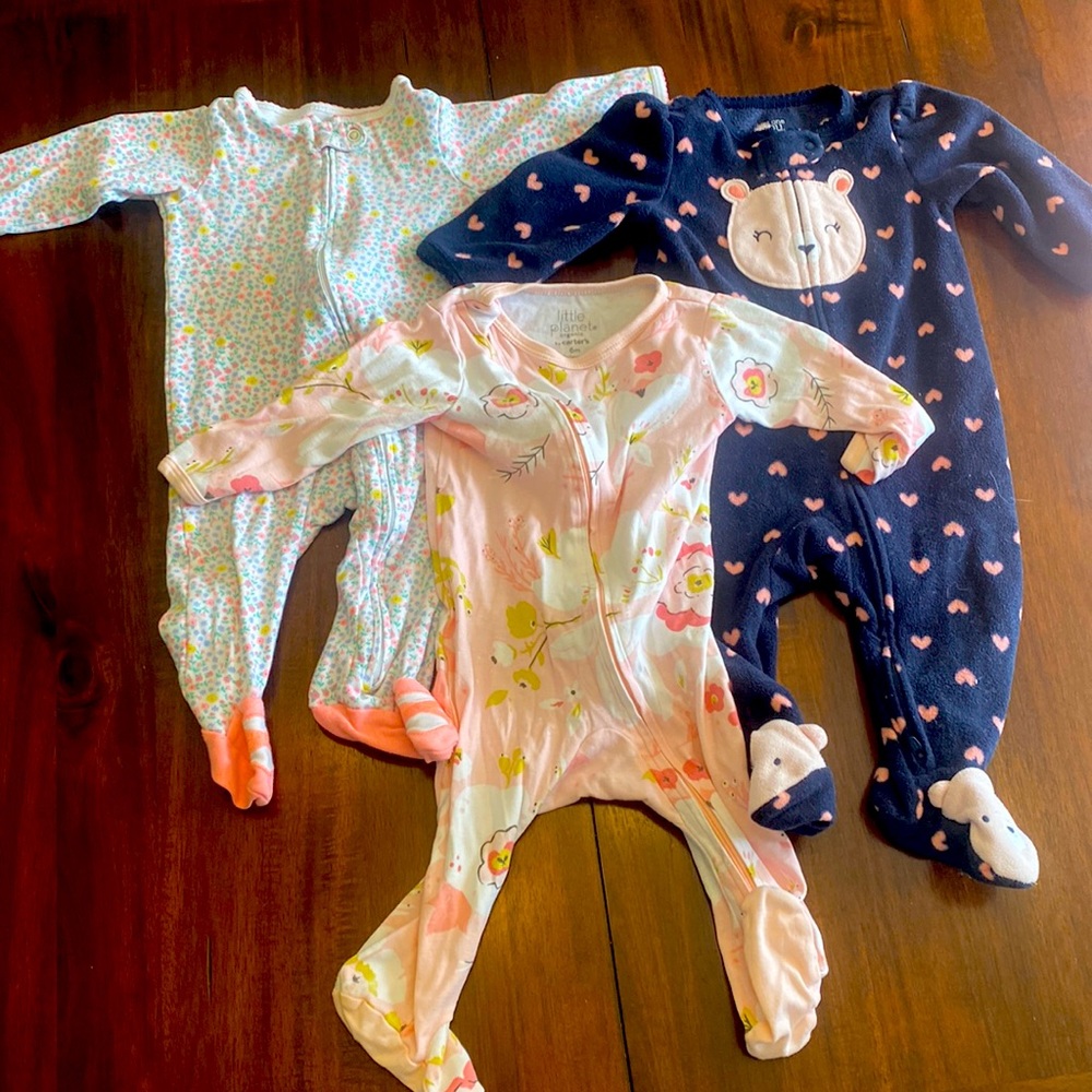 Carter’s 6 Month Pajamas
